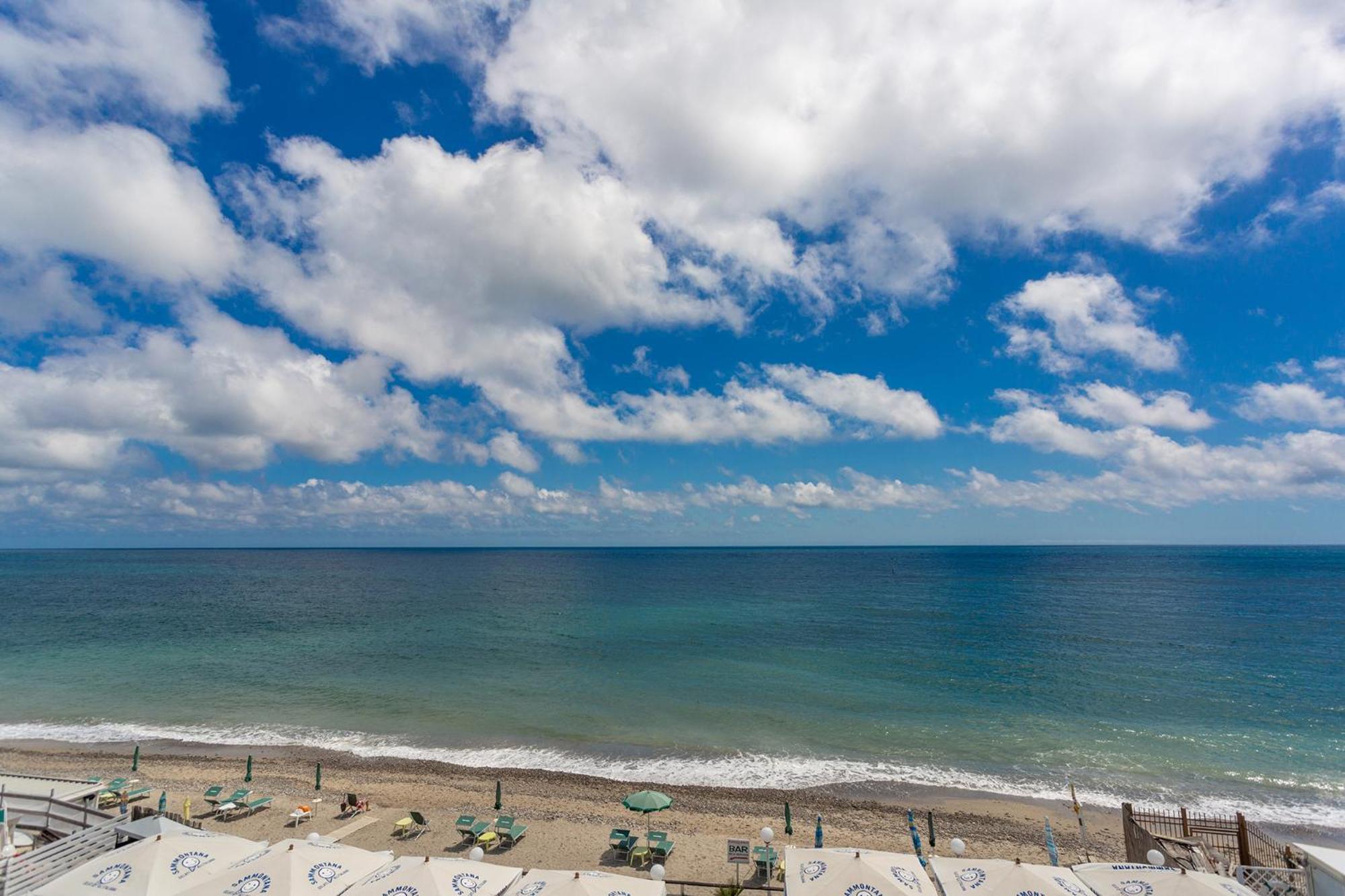 Blue Beach Буссана-Нуова Екстер'єр фото